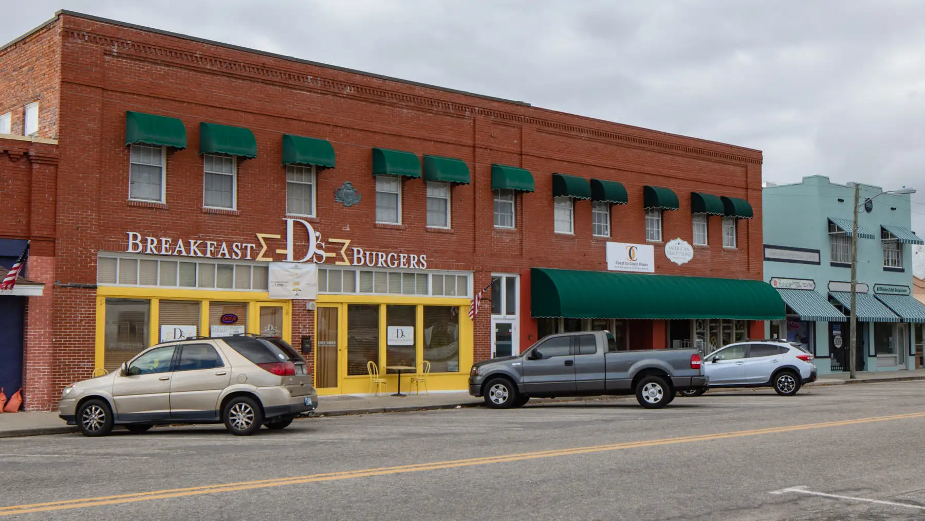 Brick storefronts along 10th Avenue in downtown Palmetto.